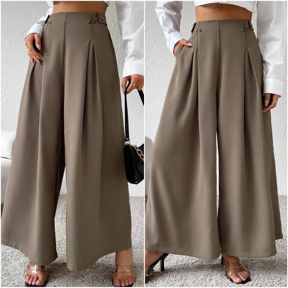 Classic Minimalist Wide leg Pants - Picture 3 of 4
